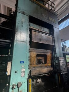 Knuckle joint press TMP Voronezh KB8044 - 2500 ton (ID: 76335) - Dabrox.com