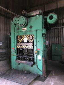 Trimming press Massey 250 MT - 250 ton (ID:75344) - Dabrox.com