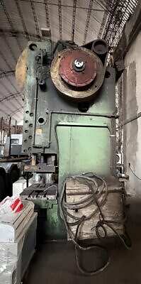 Mechanical press Stanko KM2134A — 250 ton (Photo 2)