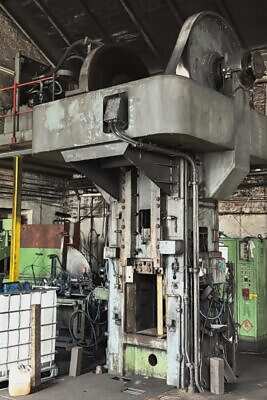 Friction screw press Hasenclever FPRN 250 — 630 ton (Photo 5)