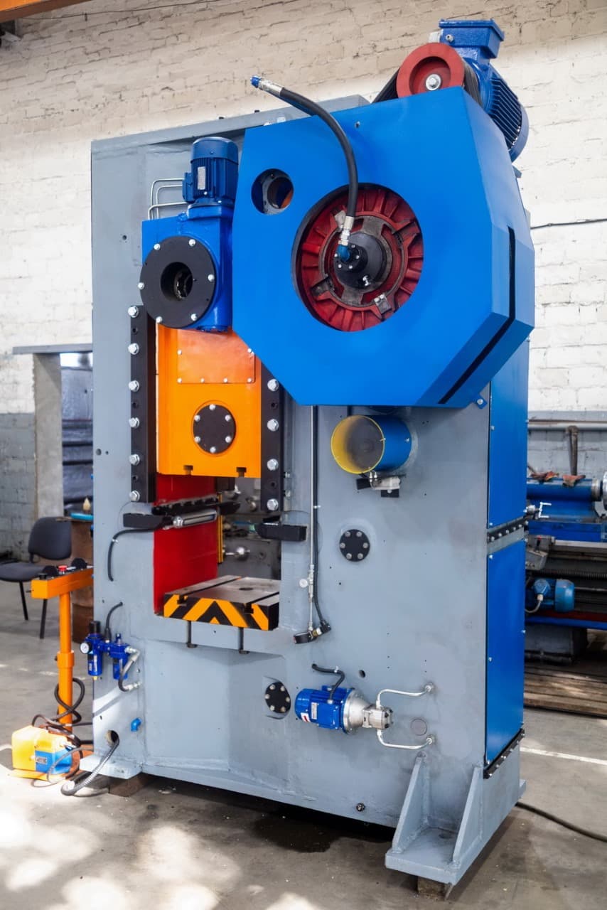 Knuckle joint press Barnaul KB8336 — 400 ton