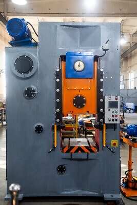 Knuckle joint press Barnaul KB8336 — 400 ton (Photo 6)