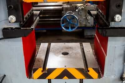 Knuckle joint press Barnaul KB8336 — 400 ton (Photo 10)