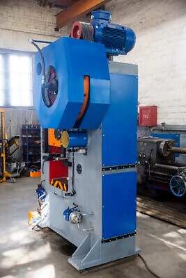 Knuckle joint press Barnaul KB8336 — 400 ton (Photo 5)