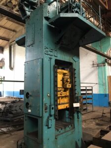 Trimming press TMP Voronezh KA2534 - 250 ton (ID:75222) - Dabrox.com
