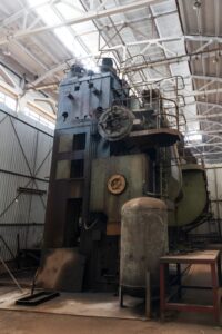 Knuckle joint press TMP Voronezh K04.127.846 - 4000 ton (ID: S90499) - Dabrox.com