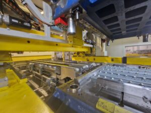 Transfer progressive servo press Aida DSF-TE4-20000-730-250 - 2000 ton (ID: 76378) - Dabrox.com