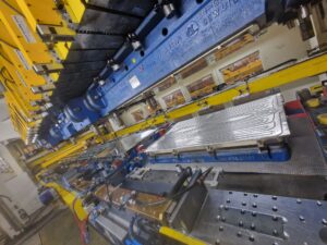 Transfer progressive servo press Aida DSF-TE4-20000-730-250 - 2000 ton (ID: 76378) - Dabrox.com