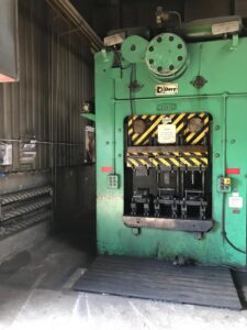 Trimming press Massey 250 MT - 250 ton (ID:75344) - Dabrox.com