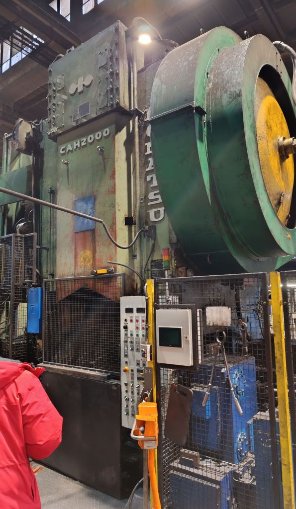 Hot forging press Komatsu CAH2000 - 2000 ton (ID: 76397) - Dabrox.com