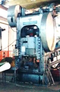 Trimming press Valdarno 400 — 400 ton
