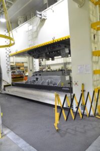 Stamping press Simpac DE4P1500 - 1500 ton (ID: 76364) - Dabrox.com