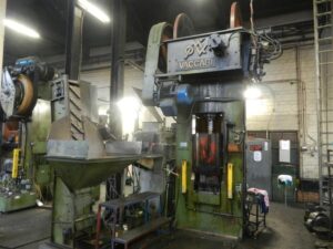 Friction screw press Vaccari 9PS — 400 ton