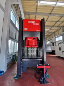Trimming press Amada SDE-2025 — 200 ton