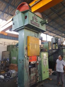 Friction screw press Vaccari 9PS - 400 ton (ID:S85857) - Dabrox.com