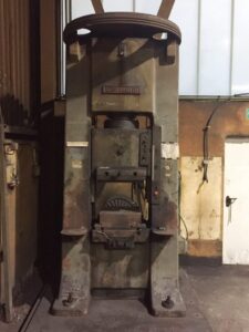 Screw press Weingarten P 160 — 180 ton