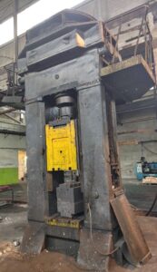 Screw press F1736 — 400 ton
