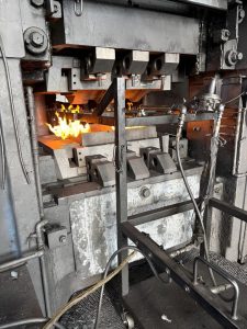 Hot forging press Smeral LZK 4000 - 4000 ton (ID: 76418) - Dabrox.com