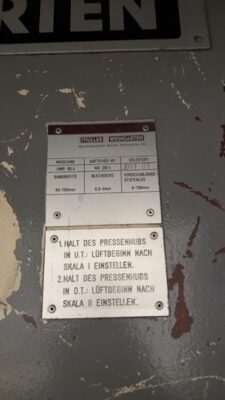 Decoiler straightening machine Muller Weingarten UWR 80 (Photo 2)