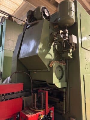 Knuckle joint press Barnaul K8340 — 1000 ton (Photo 11)