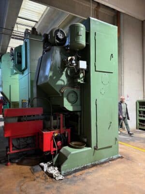 Knuckle joint press Barnaul K8340 — 1000 ton (Photo 6)