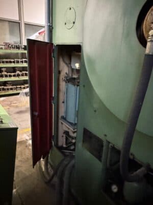 Knuckle joint press Barnaul K8340 — 1000 ton (Photo 1)