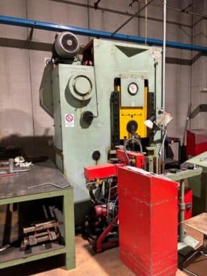 Knuckle joint press Barnaul KB8336 — 400 ton (Photo 3)