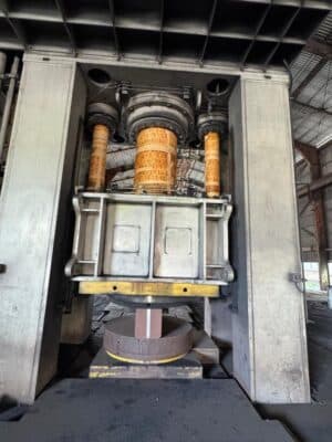 Hydraulic open die forging press Kawasaki 2000 MT — 2000 ton (Photo 5)