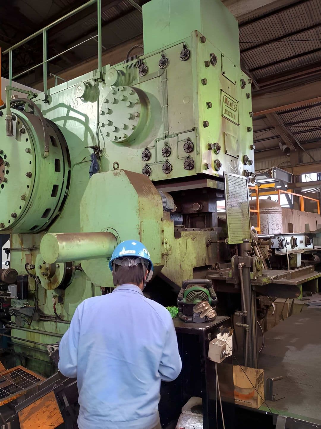 Billet shear Manyo LBS1000 — 1000 ton