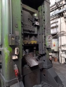 Trimming press TMP Voronezh KA2536 - 400 ton (ID:76207) - Dabrox.com