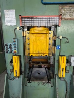 Friction screw press Gamei PHG 200/315 — 315 ton (Photo 4)