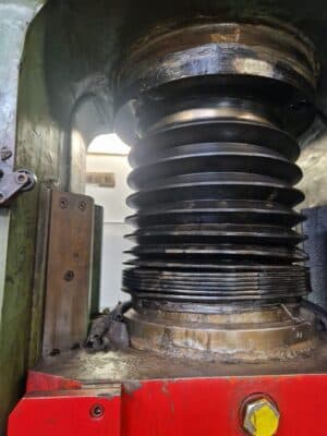 Friction screw press Vaccari BF/9P — 320 ton (Photo 4)