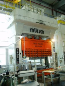 Hydraulic press Muller ZE 630-32.3.1 — 630 ton