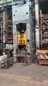 Trimming press Erfurt PKZe 500 — 500 ton