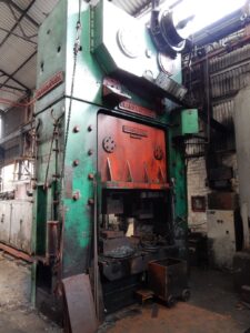 Trimming press Wilkins & Mitchell L66-S4-10 - 600 ton (ID:S86511) - Dabrox.com