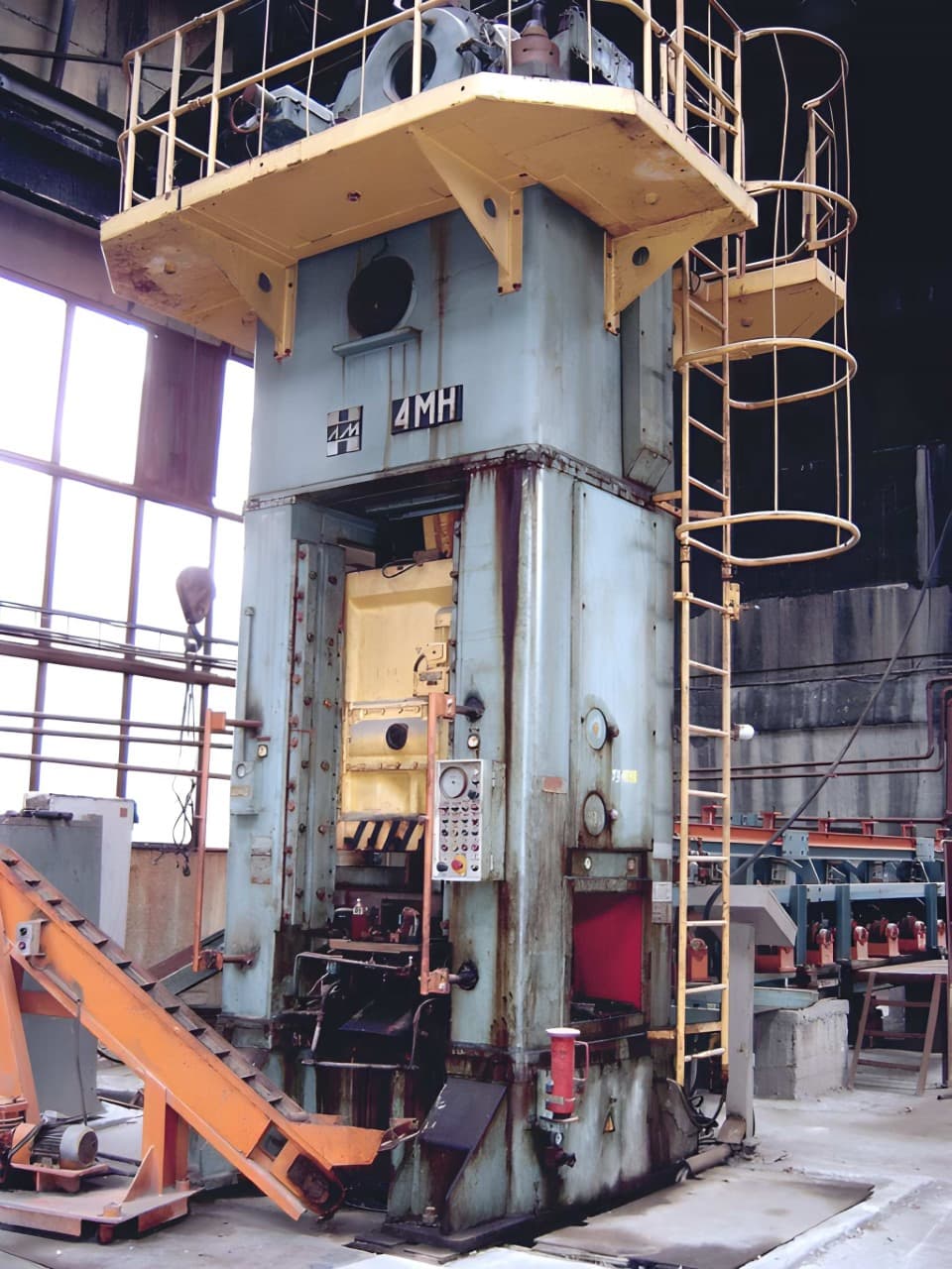 Trimming press Kuzlitmash KB9536 — 400 ton