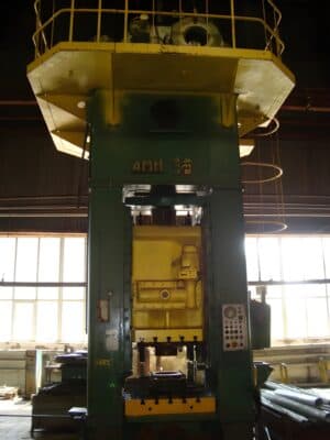 Trimming press Kuzlitmash KB9536 — 400 ton (Photo 1)