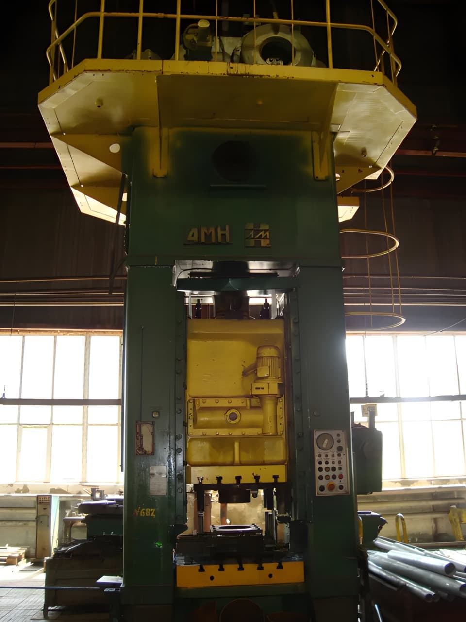 Trimming press Kuzlitmash KB9536 — 400 ton