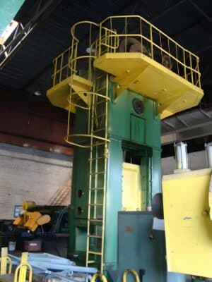 Trimming press Kuzlitmash KB9536 — 400 ton (Photo 2)