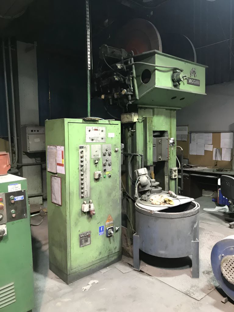Friction screw press Vaccari 6PS - 165 ton (ID: 76313) - Dabrox.com
