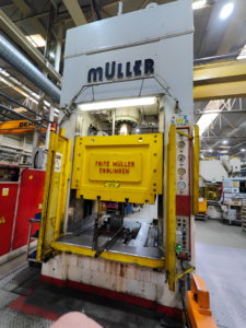 Hydraulic press Muller ZE 250/315 - 315 ton (ID:76141) - Dabrox.com