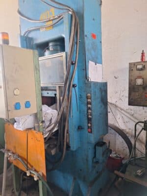 Screw press Weingarten PS 160 — 250 ton (Photo 9)