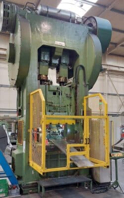 Stamping press Schuler P2E2S 315/1.25 — 315 ton (Photo 4)