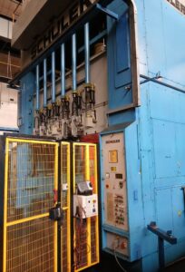 Stamping press line Schuler G2 - 3800 ton (ID: 76324) - Dabrox.com