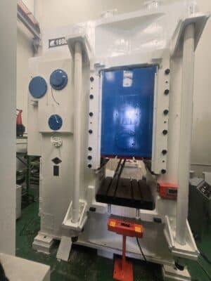 Knuckle joint press Barnaul KB8342 — 1600 ton ID: 76511