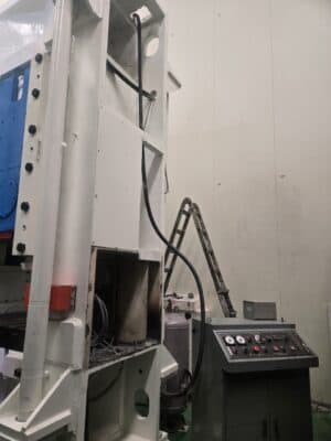 Knuckle joint press Barnaul KB8342 — 1600 ton (Photo 2)