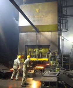 Trimming press Kurimoto S2-1200 — 1200 ton
