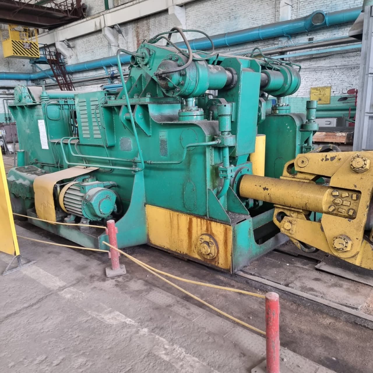 Rail-mounted forging manipulator Ryazan MK2 — 2 ton